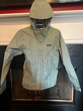 NWT Patagonia Torrentshell 3L Rain Jacket Size M